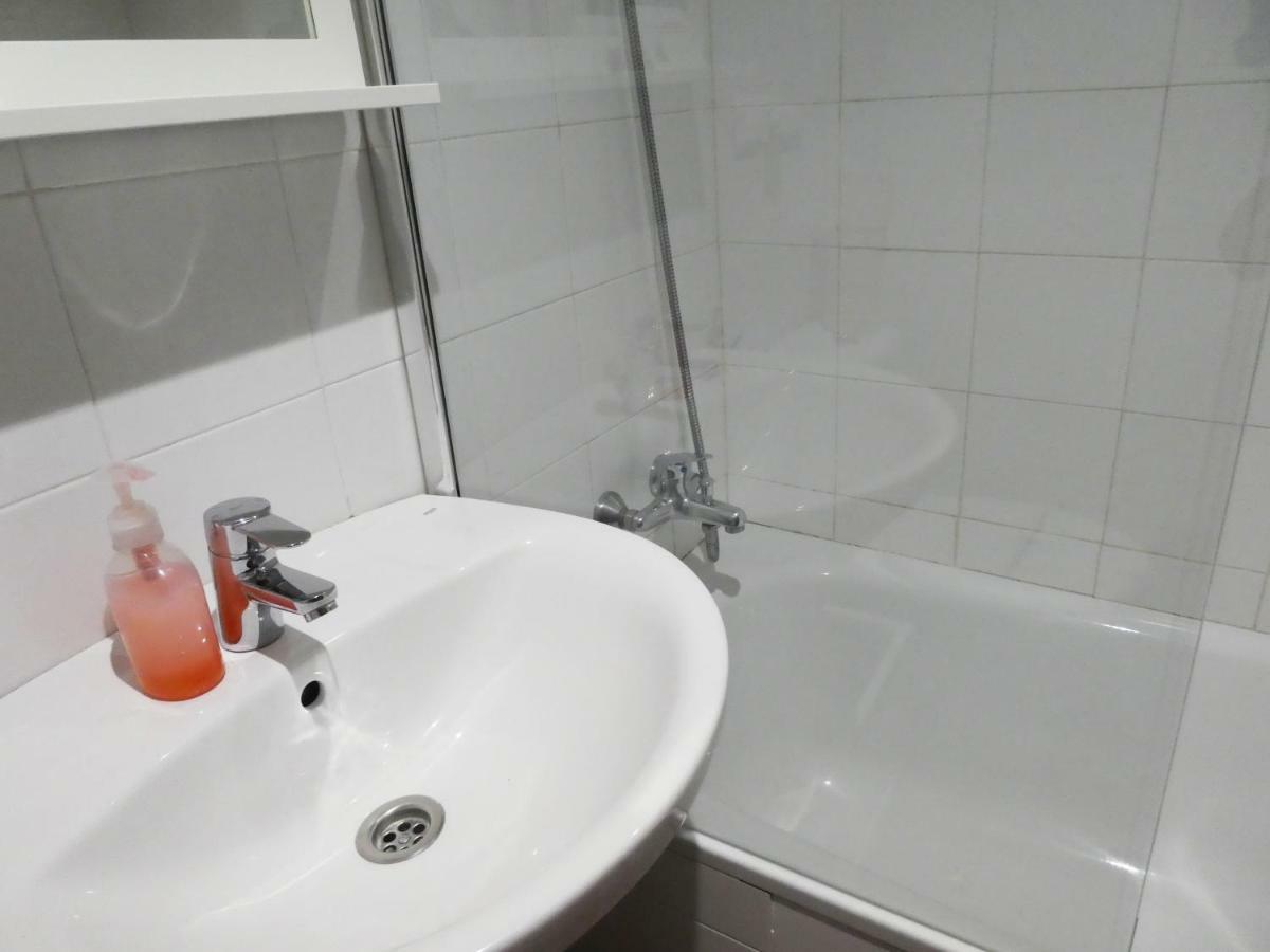 Apartamentos Nahira Suites 3000 غرناطة المظهر الخارجي الصورة