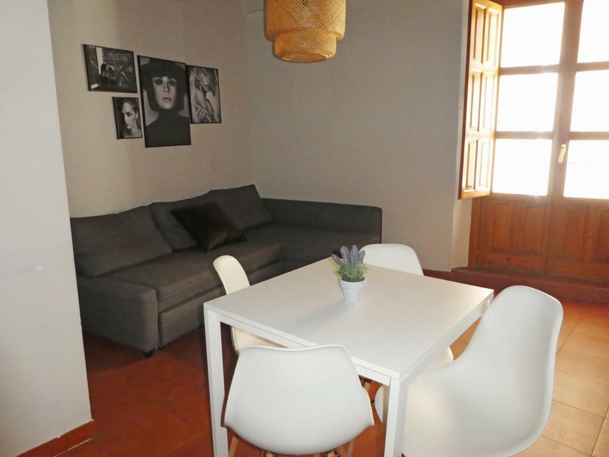 Apartamentos Nahira Suites 3000 غرناطة المظهر الخارجي الصورة