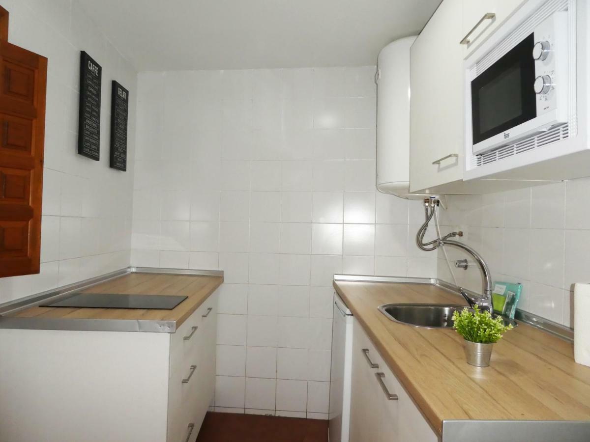 Apartamentos Nahira Suites 3000 غرناطة المظهر الخارجي الصورة