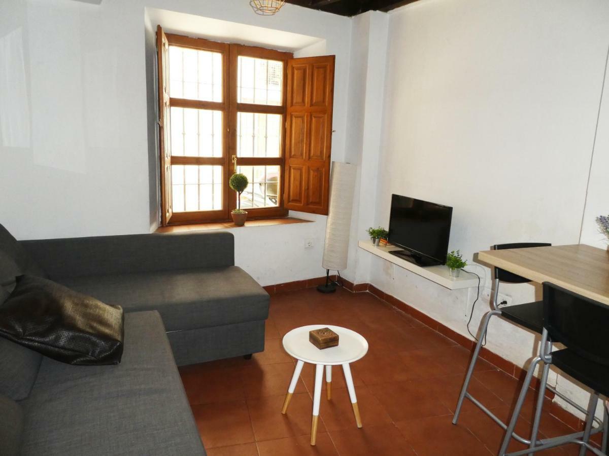 Apartamentos Nahira Suites 3000 غرناطة المظهر الخارجي الصورة