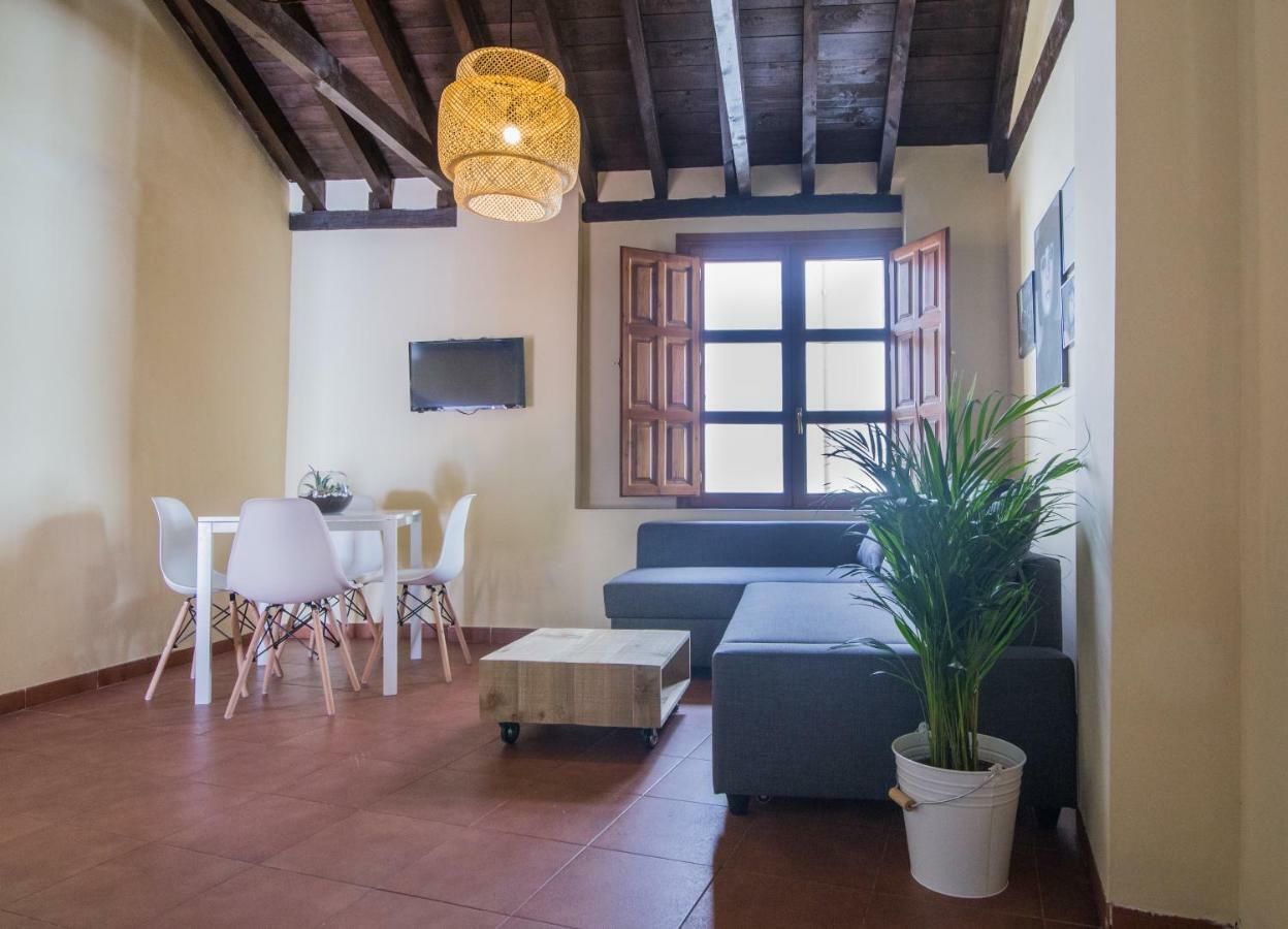 Apartamentos Nahira Suites 3000 غرناطة المظهر الخارجي الصورة