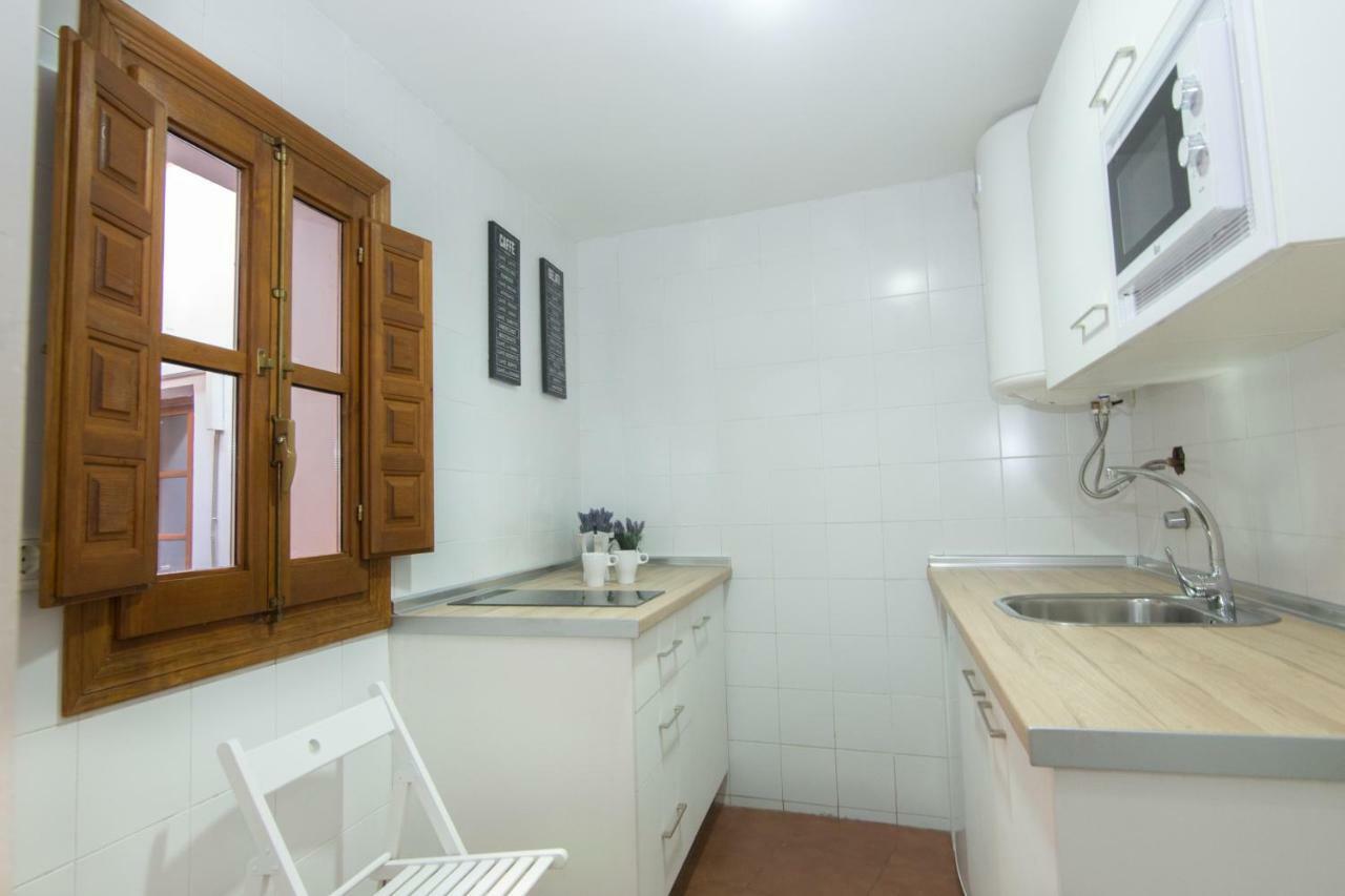 Apartamentos Nahira Suites 3000 غرناطة المظهر الخارجي الصورة